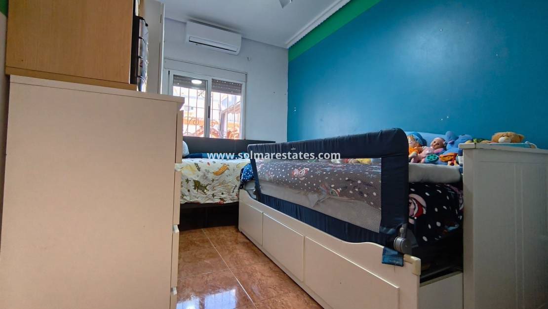 2 bedroom Bungalow for sale in La Florida with pool - € 139,000 (Ref: 9739251)