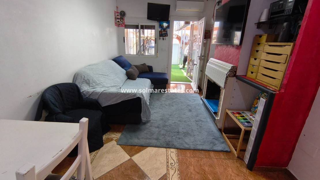 2 bedroom Bungalow for sale in La Florida with pool - € 139,000 (Ref: 9739251)