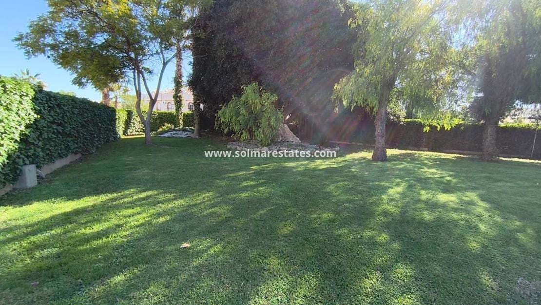 2 bedroom Bungalow for sale in La Florida with pool - € 139,000 (Ref: 9739251)