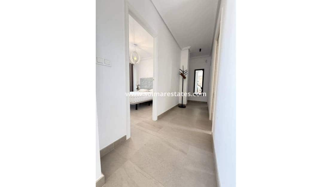 3 soveværelse Lejlighed til salg i Cabo Roig med swimmingpool - € 269.000 (Ref: 9748218)