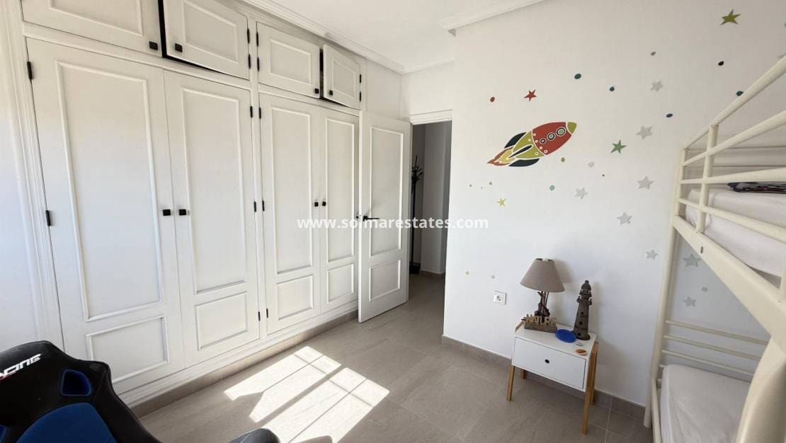 3 soveværelse Lejlighed til salg i Cabo Roig med swimmingpool - € 269.000 (Ref: 9748218)