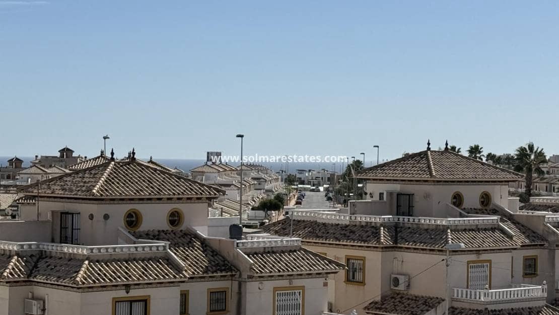 3 soveværelse Lejlighed til salg i Cabo Roig med swimmingpool - € 269.000 (Ref: 9748218)