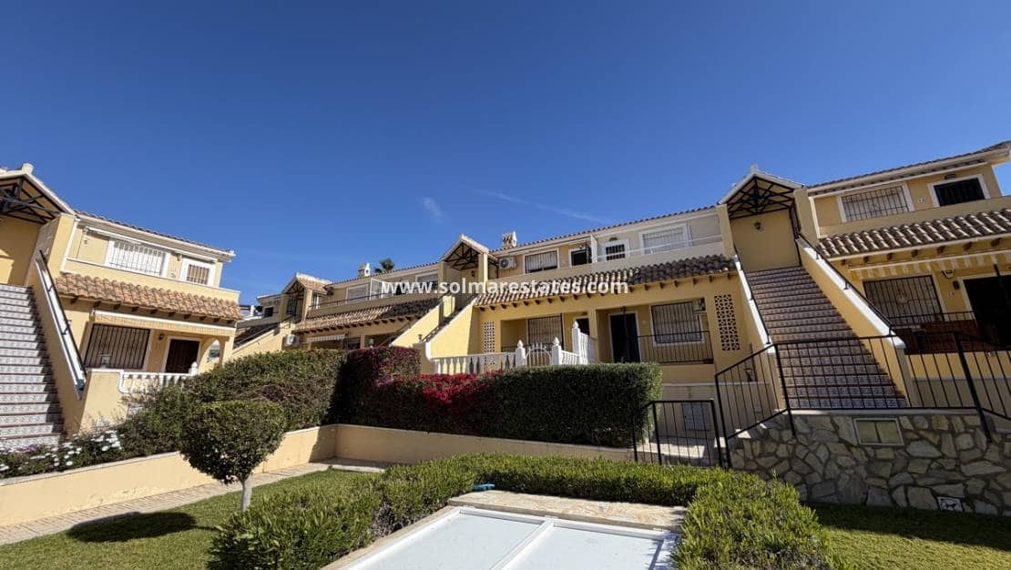 Apartamento de 2 habitaciones en Villamartin en venta con piscina - 139.995 € (Ref: 9748379)