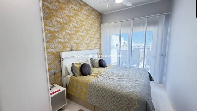 Chalet de 3 habitaciones en Villamartin, Orihuela en venta con piscina - 460.000 € (Ref: 9748380)