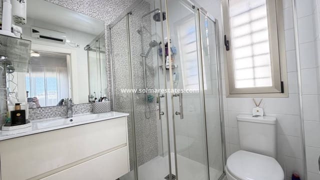 Chalet de 3 habitaciones en Villamartin, Orihuela en venta con piscina - 460.000 € (Ref: 9748380)