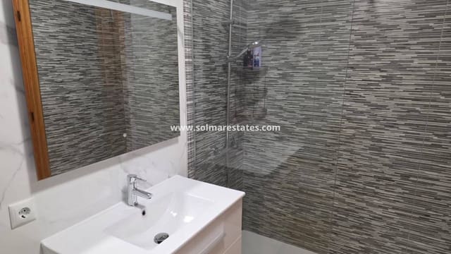 2 makuuhuone Huoneisto myytävänä paikassa Villamartin, Orihuela mukana uima-altaan - 164 900 € (Ref: 9748381)