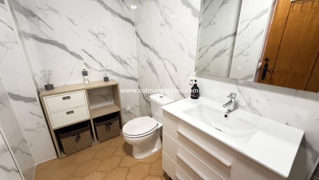 2 bedroom Apartment for sale in Villamartin with pool - € 164,900 (Ref: 9748381)