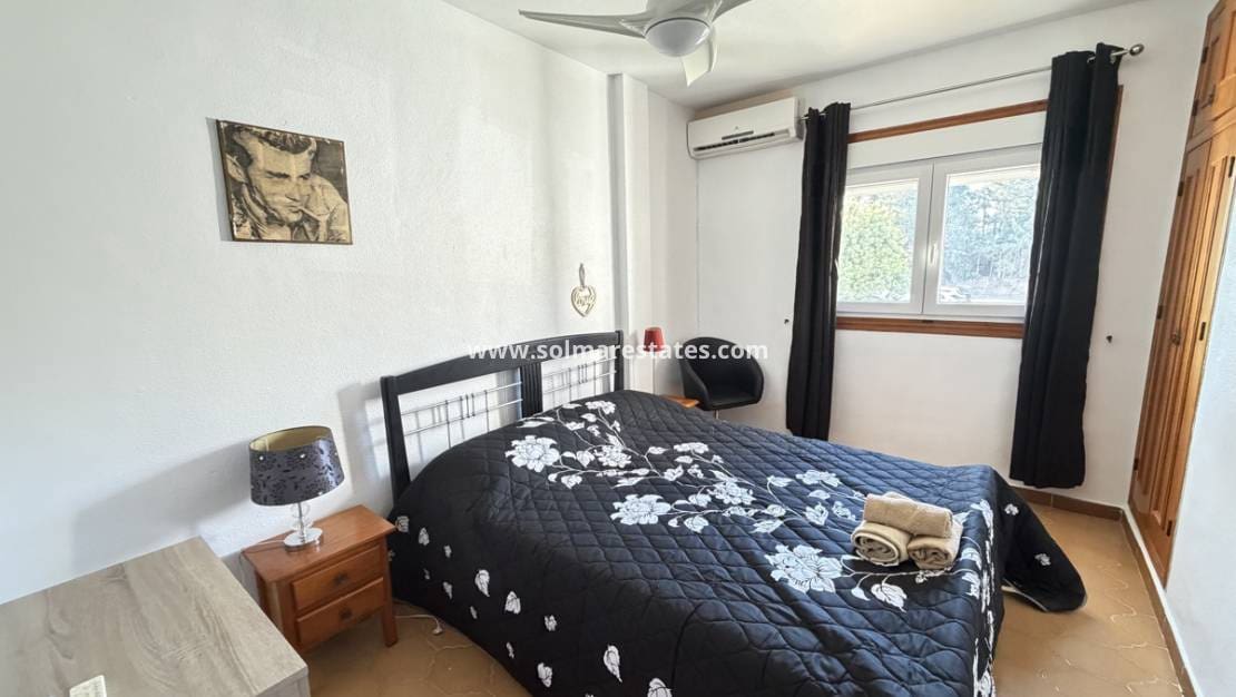 2 bedroom Apartment for sale in Villamartin with pool - € 164,900 (Ref: 9748381)