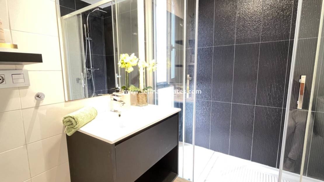 2 soverom Villa til salgs i Dona Pepa med svømmebasseng - € 369 000 (Ref: 9750868)