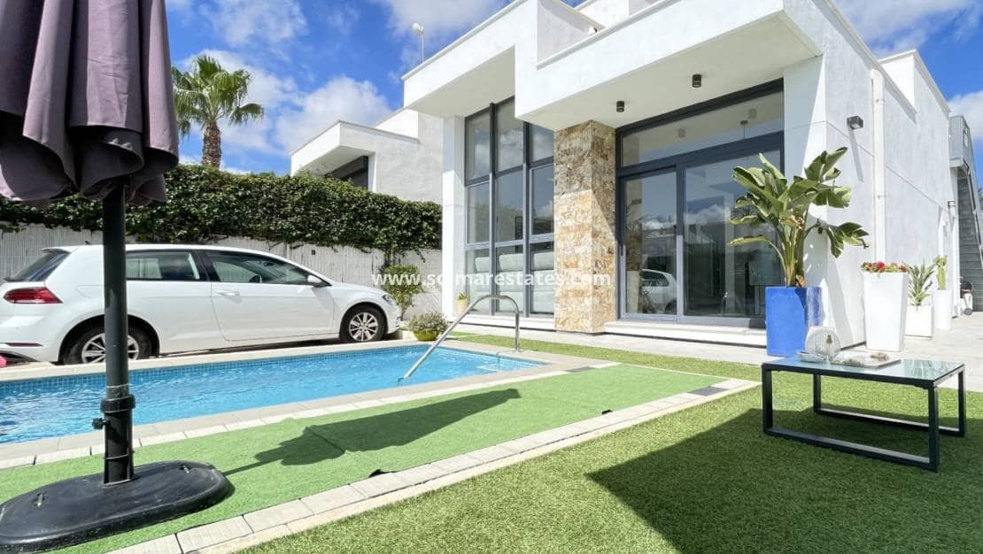 2 soverom Villa til salgs i Dona Pepa med svømmebasseng - € 369 000 (Ref: 9750868)