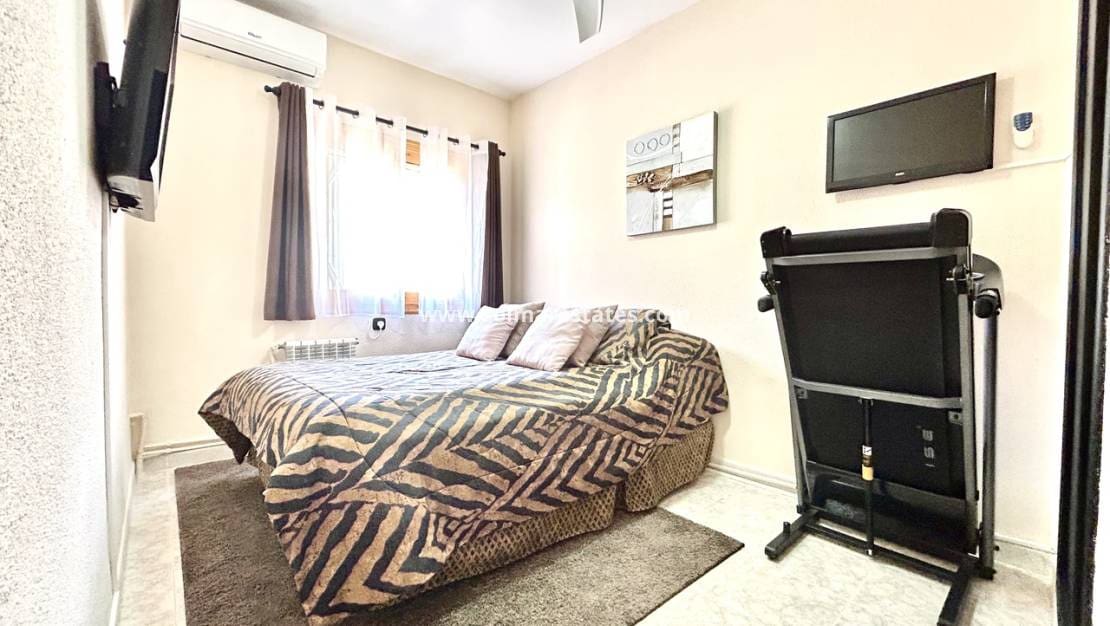 2 slaapkamer Huis te koop in Playa Flamenca met zwembad - € 259.000 (Ref: 9752359)