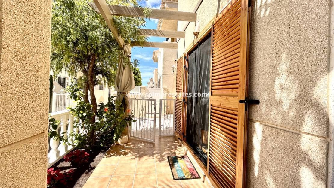 2 slaapkamer Huis te koop in Playa Flamenca met zwembad - € 259.000 (Ref: 9752359)