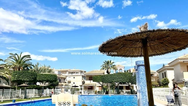 2 soverom Hus til salgs i Playa Flamenca, Orihuela med svømmebasseng - € 238 950 (Ref: 9752359)