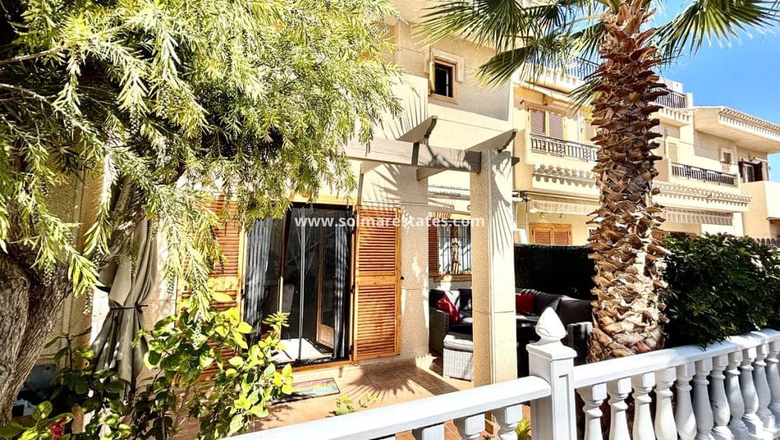 2 slaapkamer Huis te koop in Playa Flamenca met zwembad - € 259.000 (Ref: 9752359)
