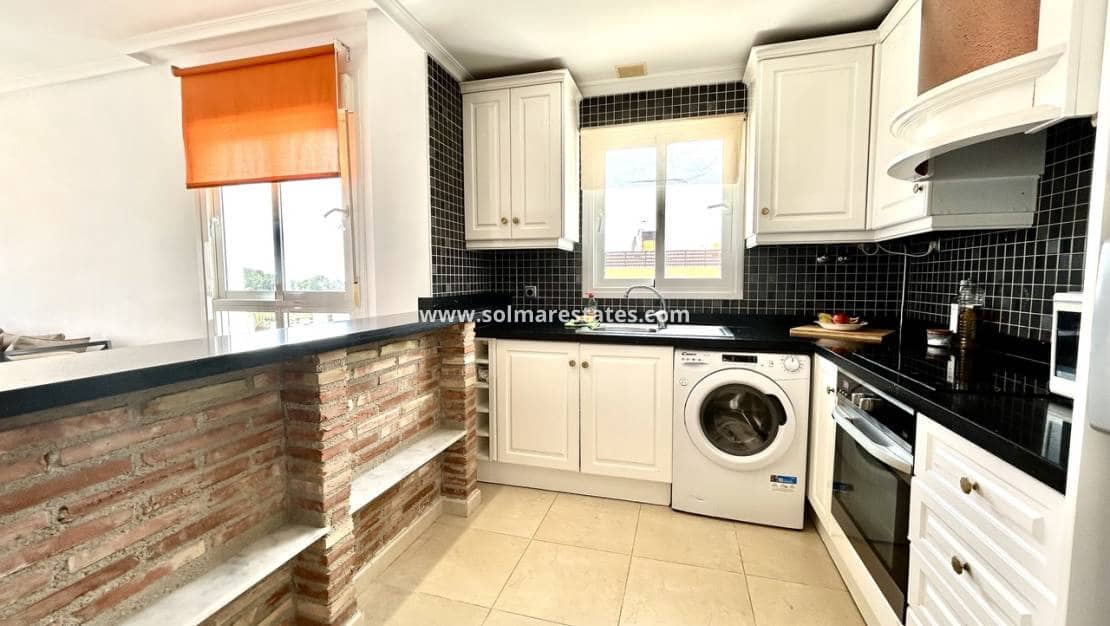 2 soveværelse Lejlighed til salg i Villamartin med swimmingpool - € 190.000 (Ref: 9752360)