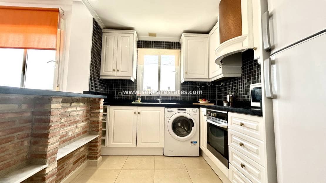 2 soveværelse Lejlighed til salg i Villamartin med swimmingpool - € 190.000 (Ref: 9752360)