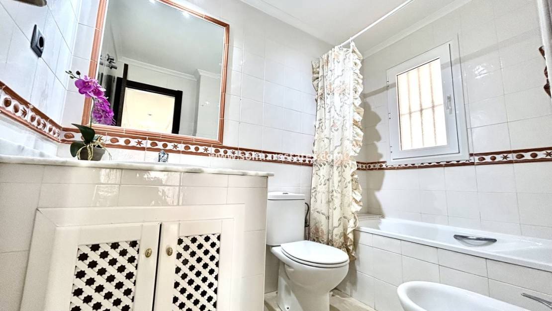 2 soveværelse Lejlighed til salg i Villamartin med swimmingpool - € 190.000 (Ref: 9752360)