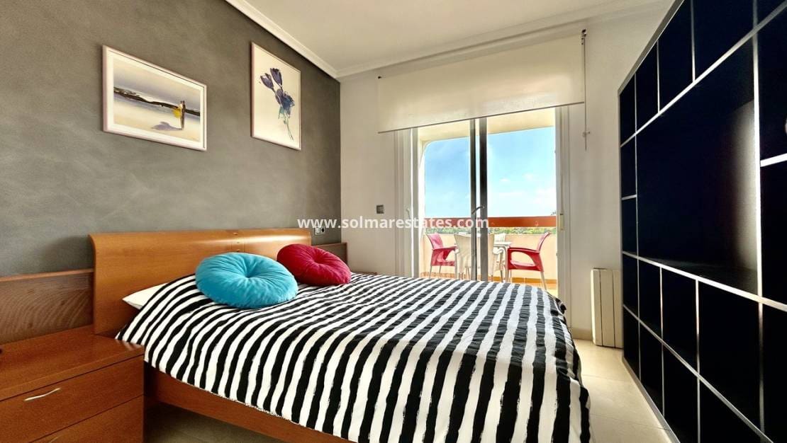 2 soveværelse Lejlighed til salg i Villamartin med swimmingpool - € 190.000 (Ref: 9752360)