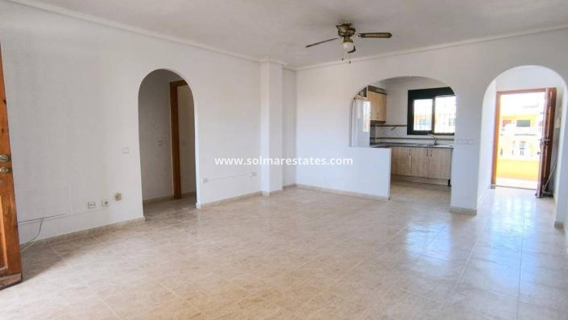 2 soveværelse Lejlighed til salg i Dona Pepa med swimmingpool - € 169.950 (Ref: 9752472)