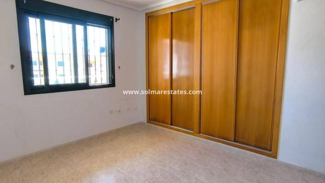 2 soveværelse Lejlighed til salg i Dona Pepa med swimmingpool - € 169.950 (Ref: 9752472)