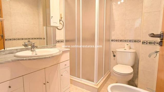 2 soveværelse Lejlighed til salg i Doña Pepa, Rojales med swimmingpool - € 169.950 (Ref: 9752472)