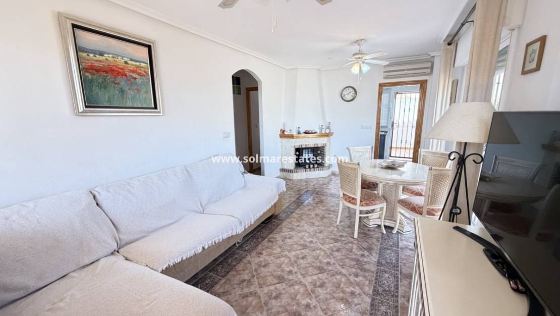 2 Zimmer Apartment zu verkaufen in La Zenia mit Pool - 199.999 € (Ref: 9771818)