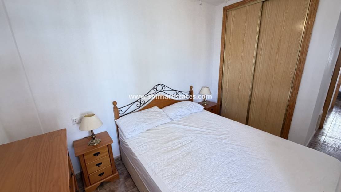 2 Zimmer Apartment zu verkaufen in La Zenia mit Pool - 199.999 € (Ref: 9771818)