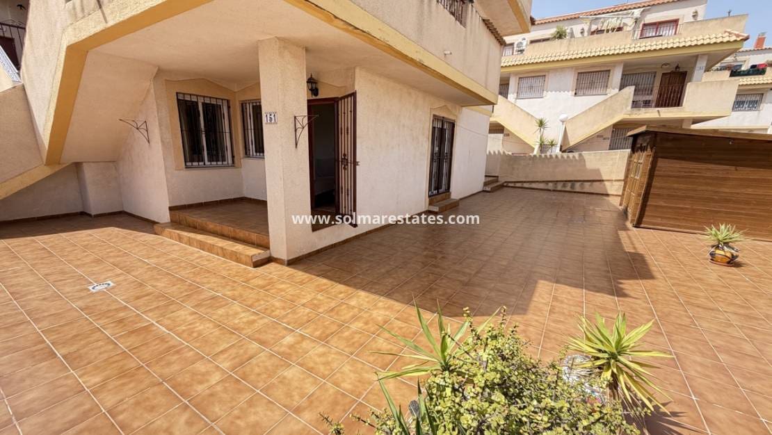 2 Zimmer Apartment zu verkaufen in La Zenia mit Pool - 199.999 € (Ref: 9771818)