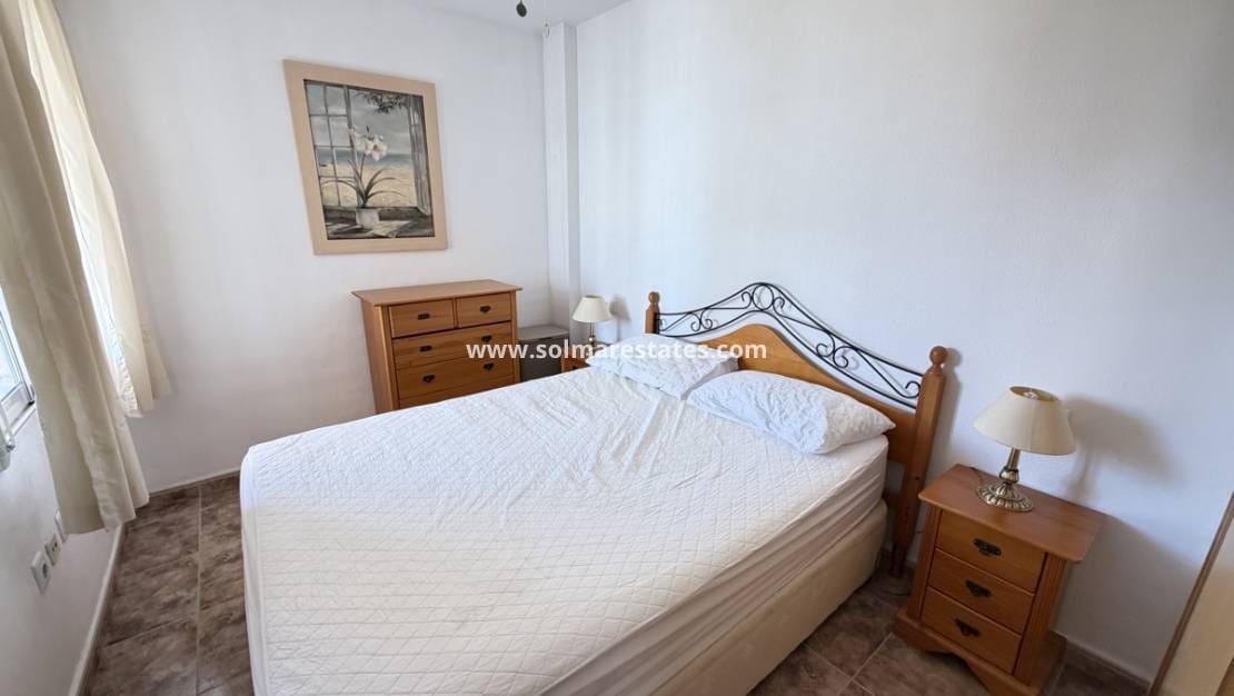 2 Zimmer Apartment zu verkaufen in La Zenia mit Pool - 199.999 € (Ref: 9771818)