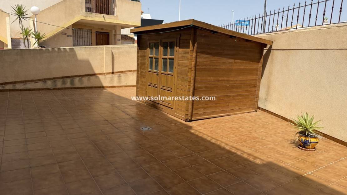 2 Zimmer Apartment zu verkaufen in La Zenia mit Pool - 199.999 € (Ref: 9771818)