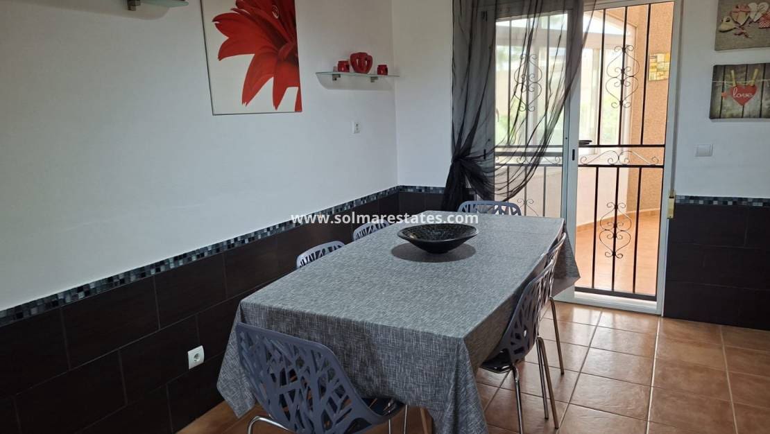 5 soveværelse Villa til salg i Catral med swimmingpool - € 449.995 (Ref: 9772439)