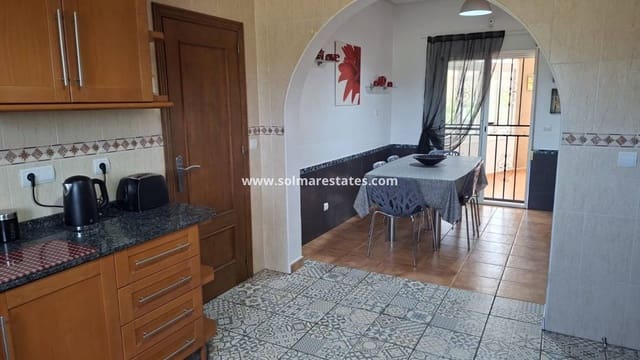 5 soveværelse Villa til salg i Catral med swimmingpool - € 449.995 (Ref: 9772439)