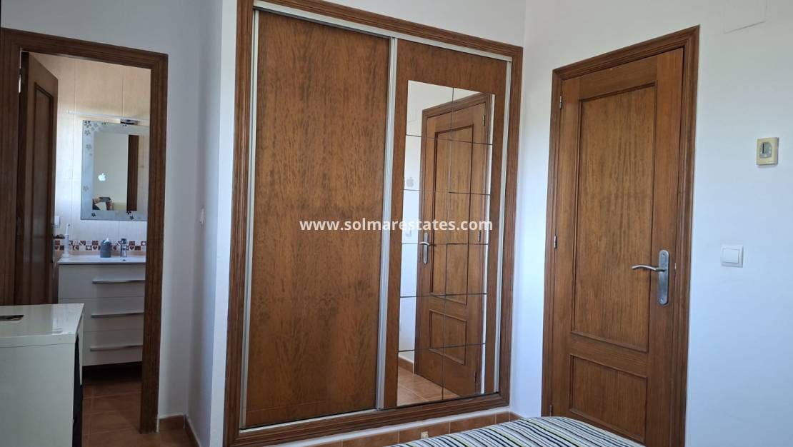 5 soveværelse Villa til salg i Catral med swimmingpool - € 449.995 (Ref: 9772439)