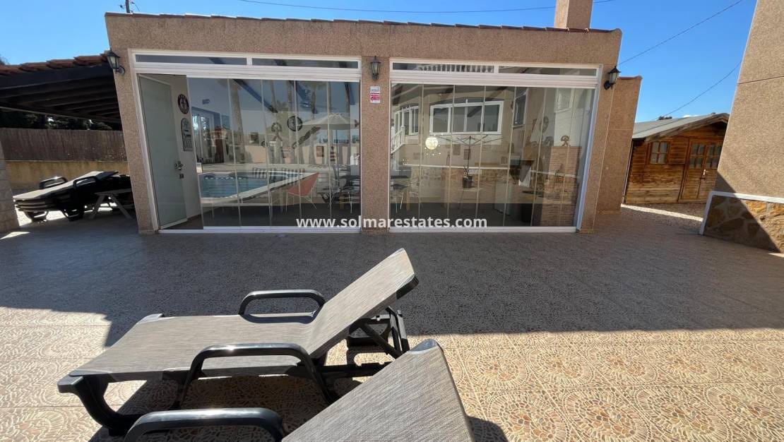 5 soveværelse Villa til salg i Catral med swimmingpool - € 449.995 (Ref: 9772439)