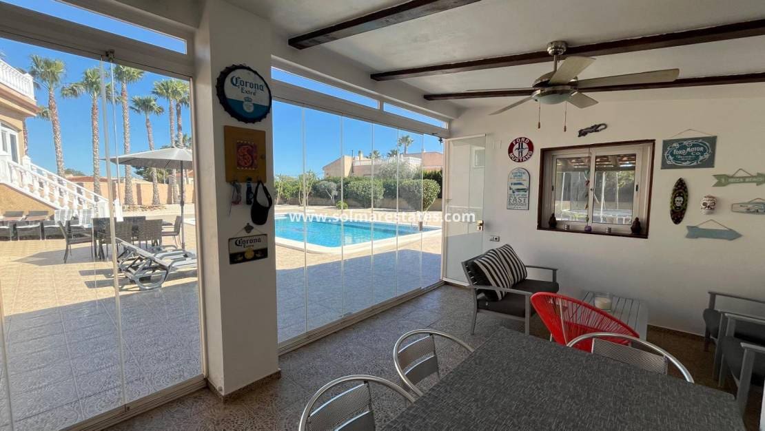 5 soveværelse Villa til salg i Catral med swimmingpool - € 449.995 (Ref: 9772439)