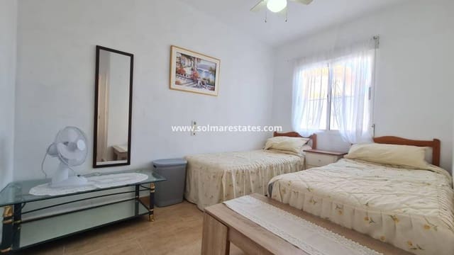 3 camera da letto Villetta Bifamiliare in vendita in Villamartin, Orihuela con piscina - 198.000 € (Rif: 9775887)