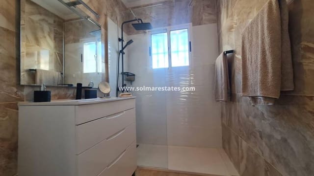 3 camera da letto Villetta Bifamiliare in vendita in Villamartin, Orihuela con piscina - 198.000 € (Rif: 9775887)