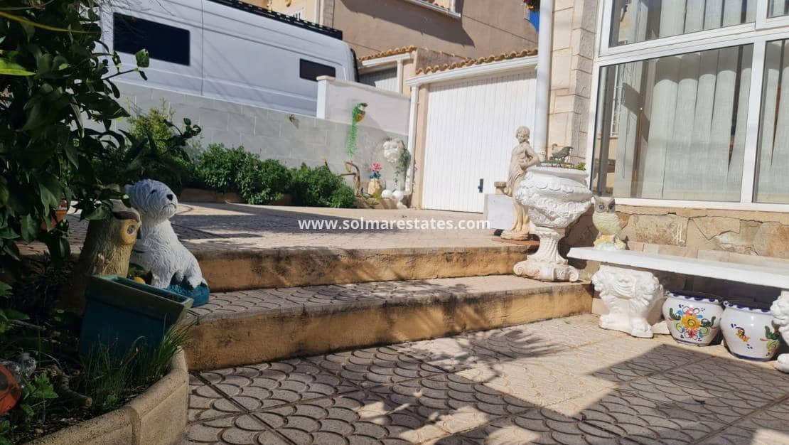 3 camera da letto Villetta Bifamiliare in vendita in Villamartin con piscina - 198.000 € (Rif: 9775887)