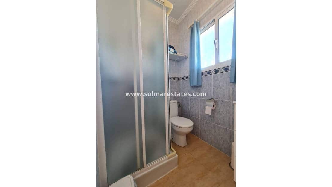 3 camera da letto Villetta Bifamiliare in vendita in Villamartin con piscina - 198.000 € (Rif: 9775887)