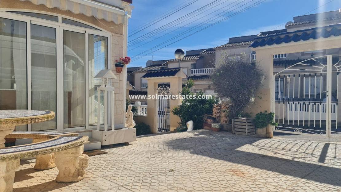 3 camera da letto Villetta Bifamiliare in vendita in Villamartin con piscina - 198.000 € (Rif: 9775887)