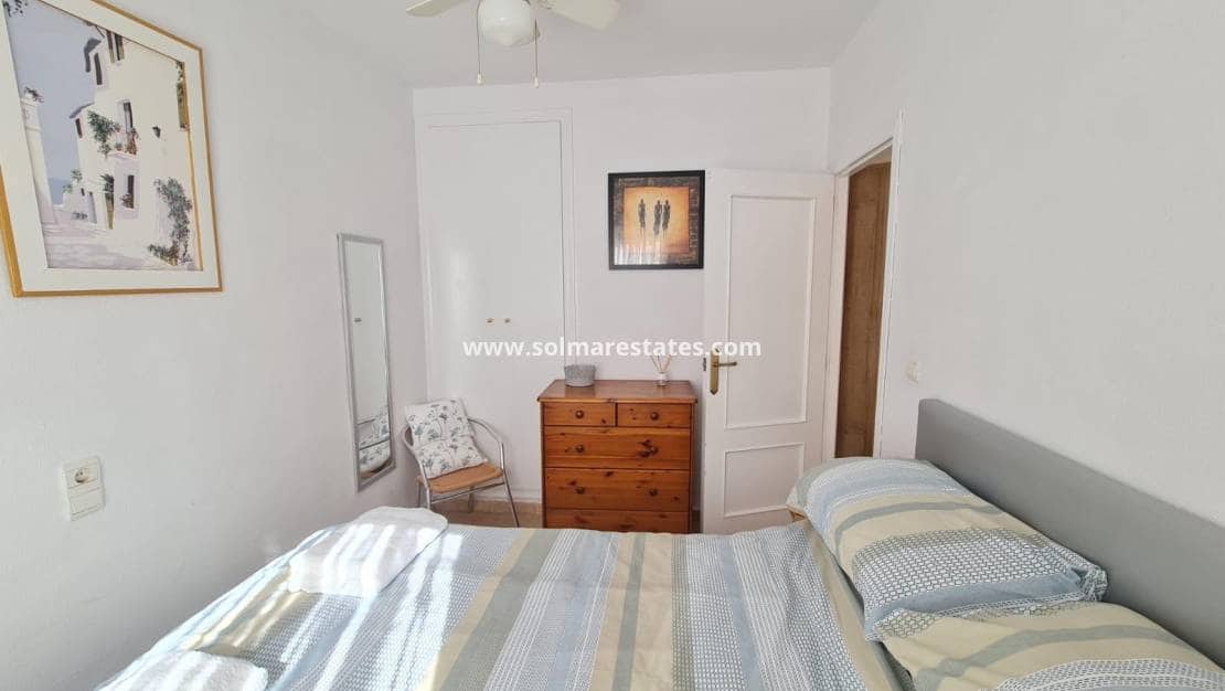 3 camera da letto Villetta Bifamiliare in vendita in Villamartin con piscina - 198.000 € (Rif: 9775887)