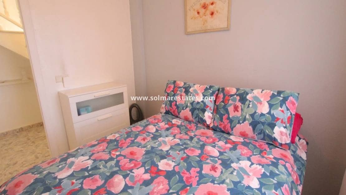 3 bedroom Apartment for sale in La Zenia with pool - € 185,000 (Ref: 9776901)