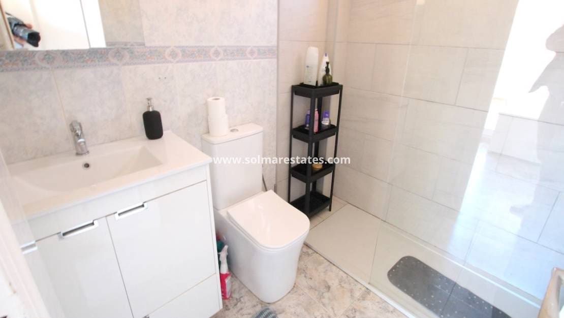 3 bedroom Apartment for sale in La Zenia with pool - € 185,000 (Ref: 9776901)