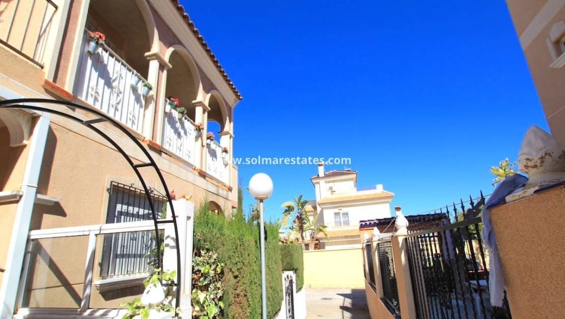 3 bedroom Apartment for sale in La Zenia with pool - € 185,000 (Ref: 9776901)