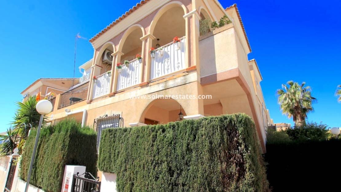 3 bedroom Apartment for sale in La Zenia with pool - € 185,000 (Ref: 9776901)
