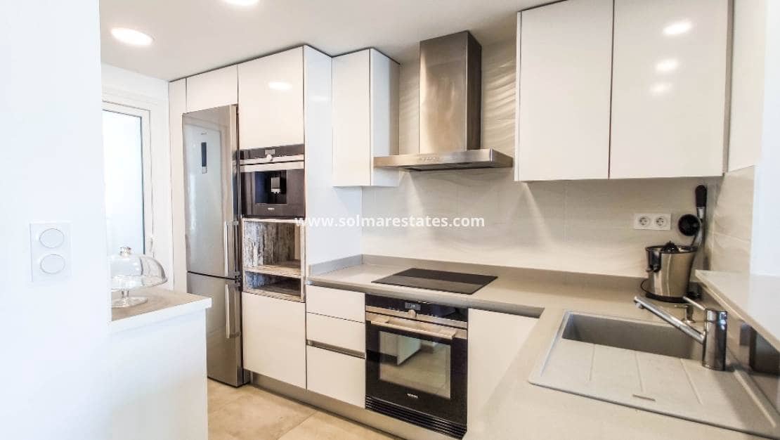 2 chambre Appartement à vendre à Punta Prima avec piscine - 599 000 € (Ref: 9776903)