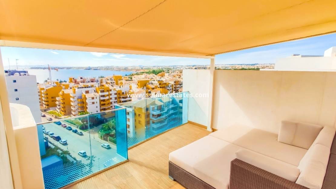 2 chambre Appartement à vendre à Punta Prima avec piscine - 599 000 € (Ref: 9776903)