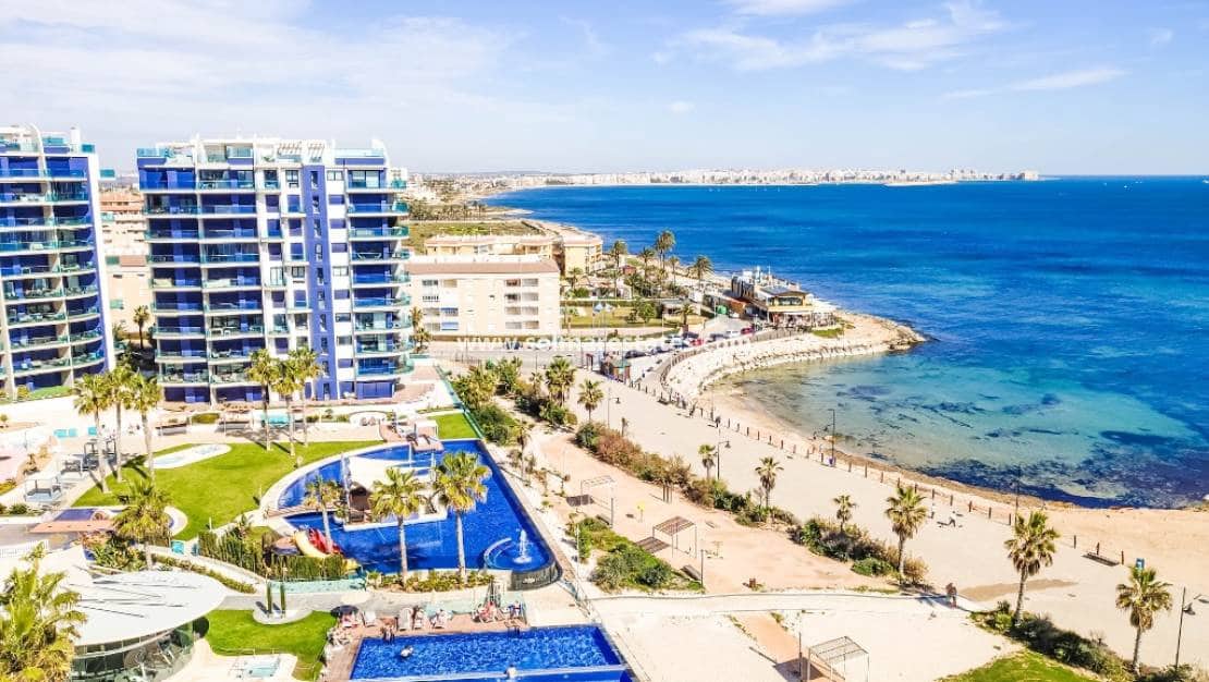 2 chambre Appartement à vendre à Punta Prima avec piscine - 599 000 € (Ref: 9776903)