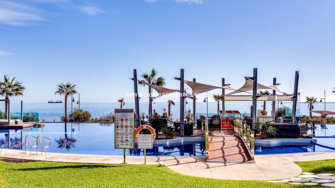 2 chambre Appartement à vendre à Punta Prima avec piscine - 599 000 € (Ref: 9776903)