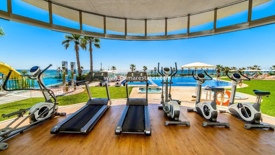 2 chambre Appartement à vendre à Punta Prima avec piscine - 599 000 € (Ref: 9776903)